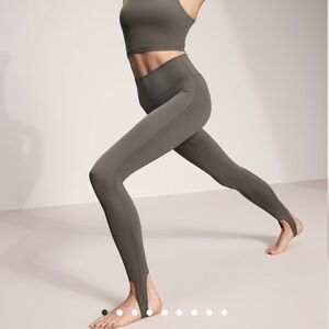 Athleta Transcend High Rise Stirrup Legging